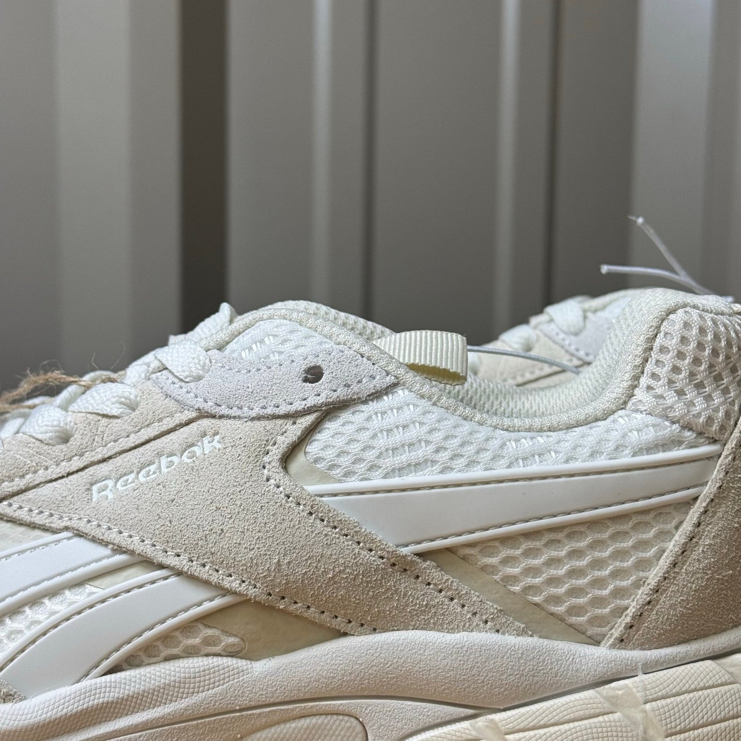 Reebok Chaos Chunky Low Top Cream Tan Gum Sneakers Women's 9 NIB