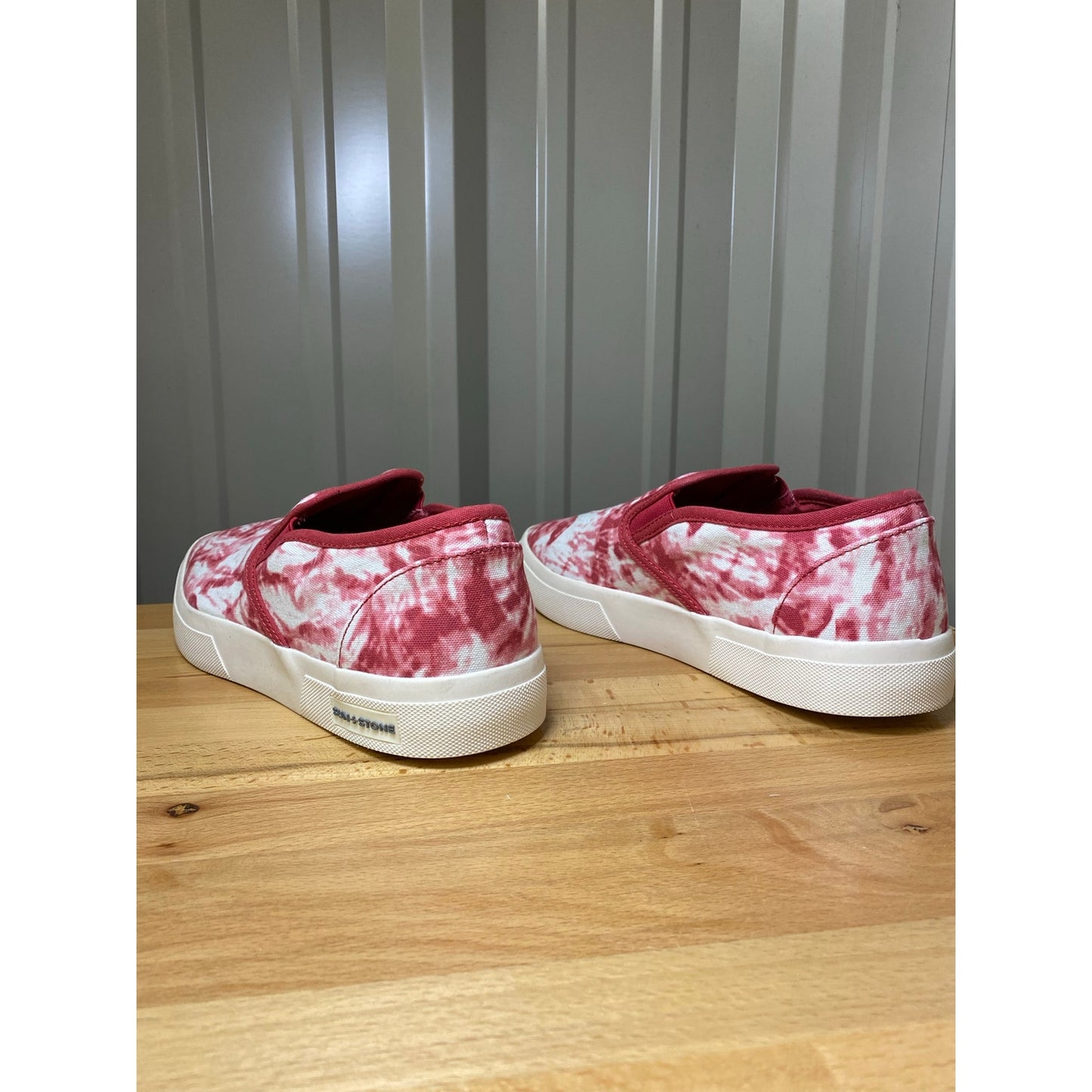 Sun Stone Reins Red Tie Dye Men's Size 11 New!
