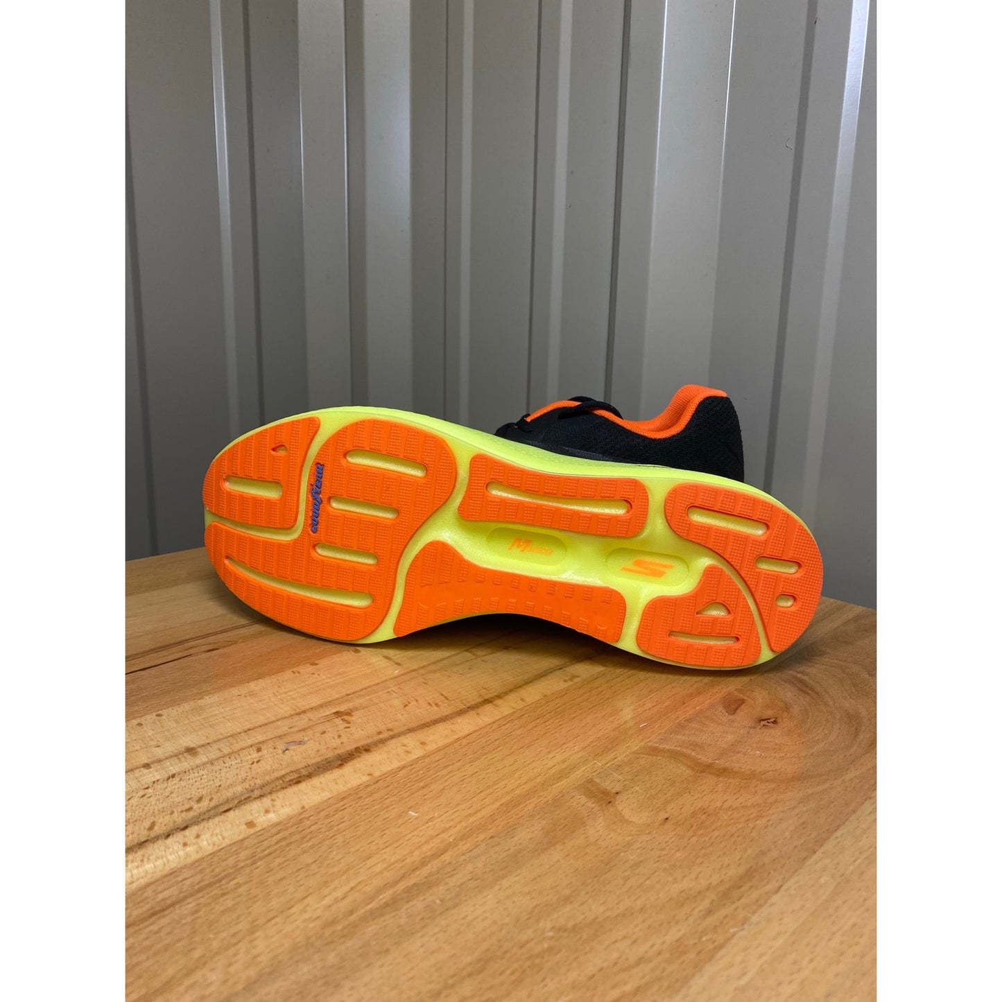 Skechers Go Run Razor Plus Black/Yellow/Orange Women's Size 9.5 New!