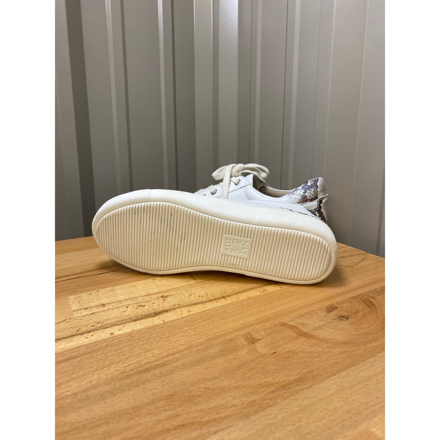 Naturalizer Macayla Women's White/Crocodile Leather Size 6.5