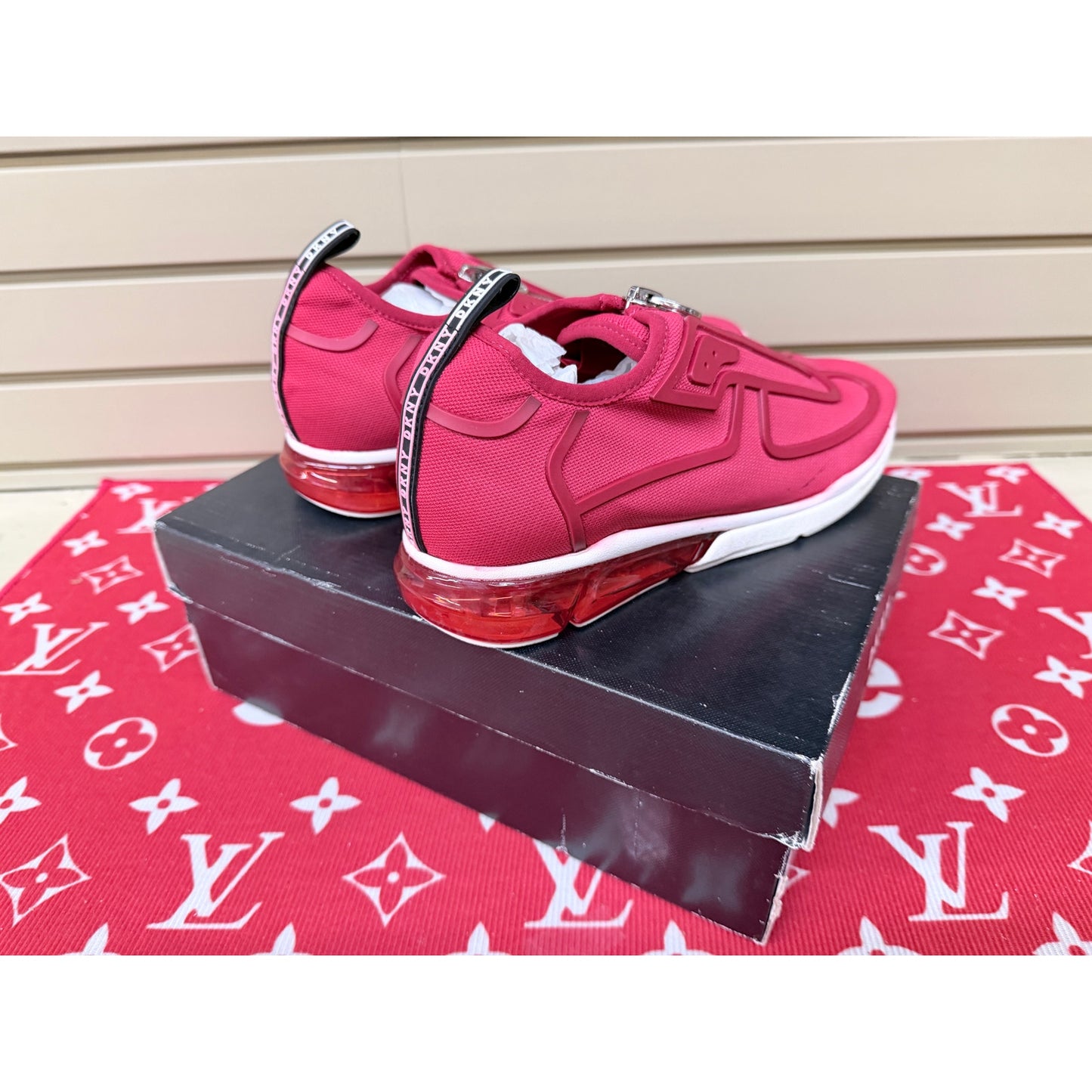 DKNY Nikki Zipper Slip On Women’s Red Sneakers Size 11