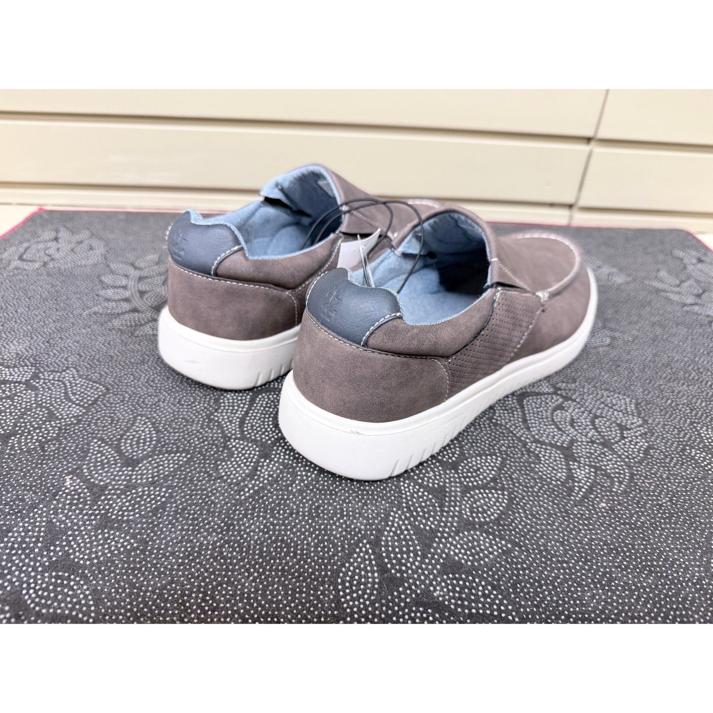 Izod Hampton Men’s Brown Slip On Memory Foam Shoes Size 11