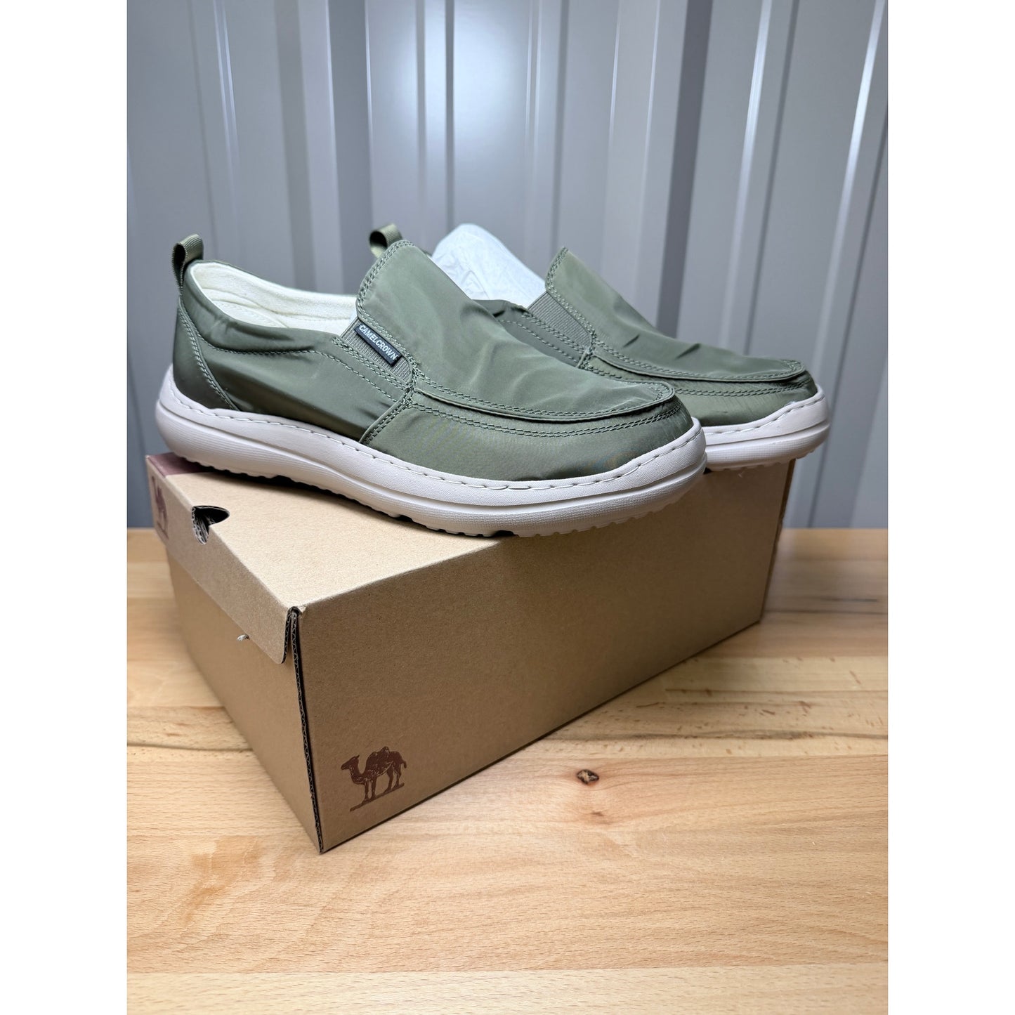 Camel Crown Men’s Army Green Lightweight Nylon Loafers Size 7 New!