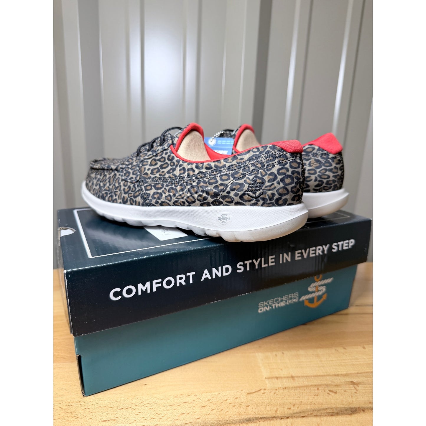 Skechers Go Walk Lite So Purrty Women’s Leopard Boat Shoe Size 7.5 New!!