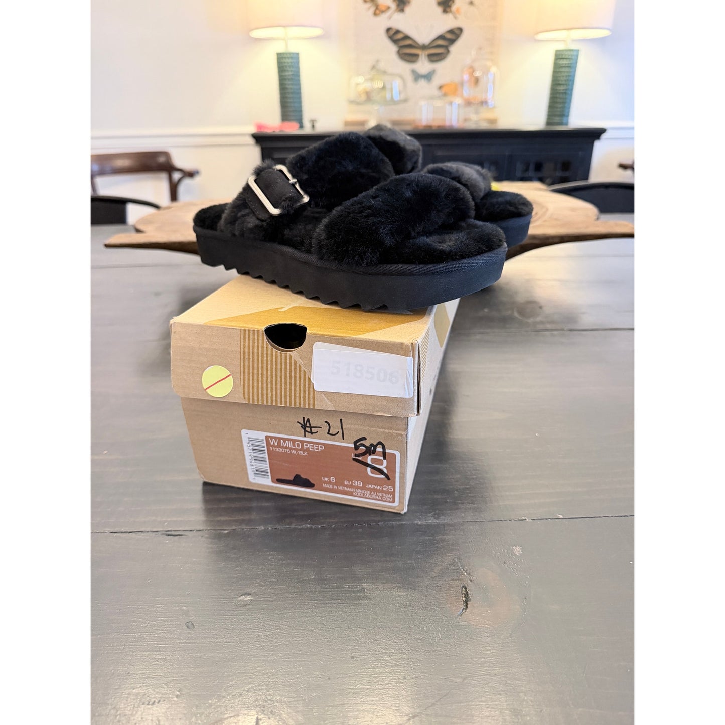 Koolaburra Milo Peep Women’s Size 5 Black Furry Slip On Sandals New!