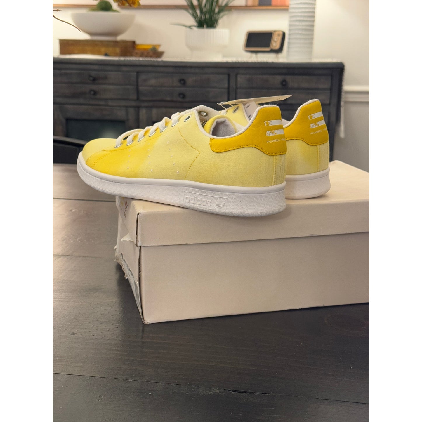 Adidas Pharrell Williams Stan Smith Yellow Men’s Tennis Shoes Size 8.5 New!