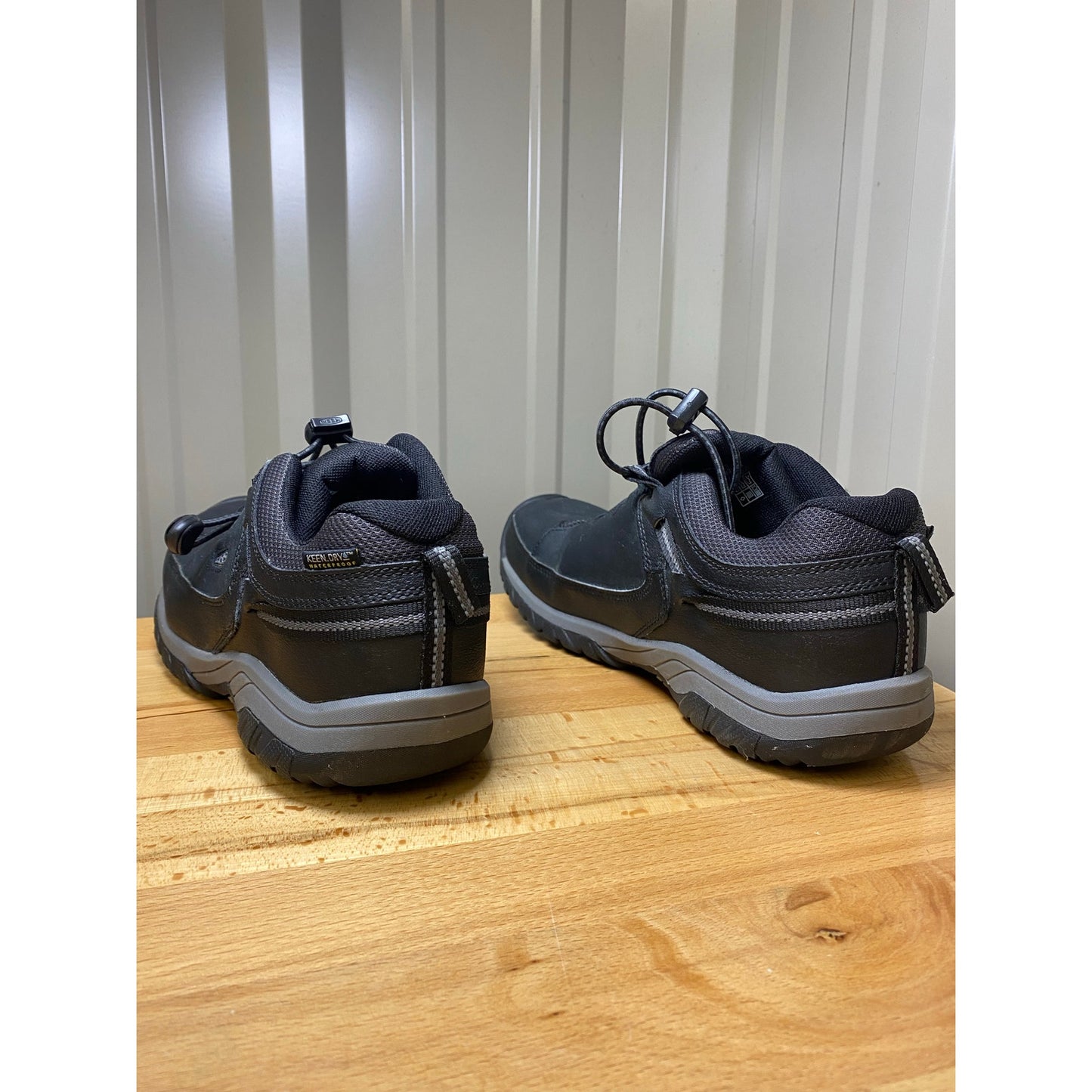 Keen Targhee Low WP Black/Steel Gray Youth's Size 7