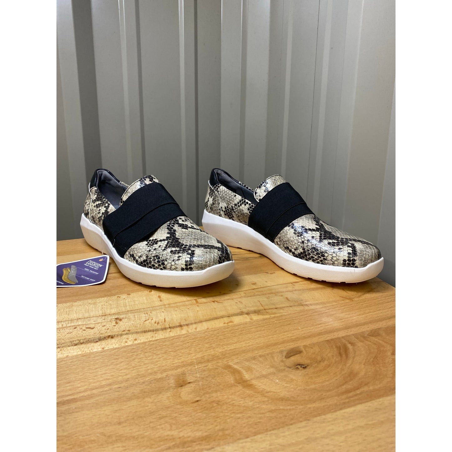 Clarks Kayleigh River Loafer Taupe Snake Women's Size 6 New!