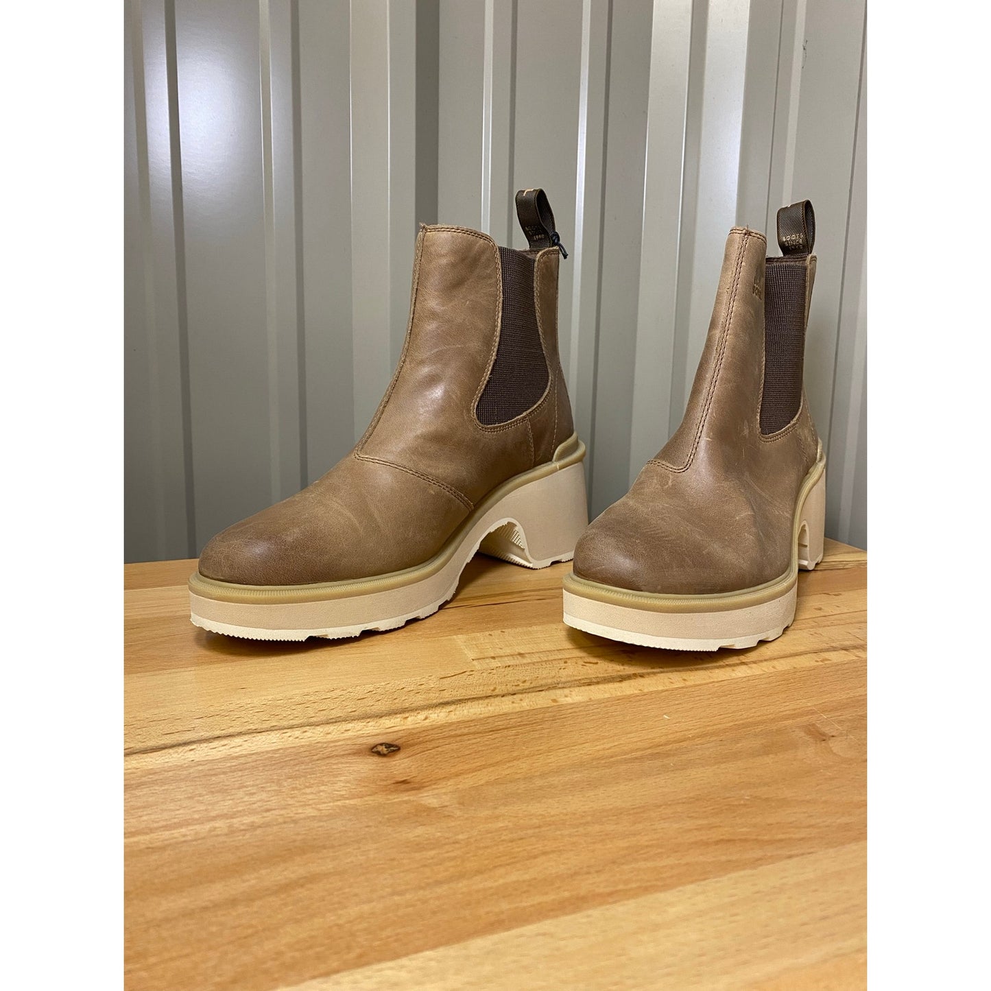 Sorel Women's Size 10.5 Hi Line Heel Chelsea Boot Umber Ceramic
