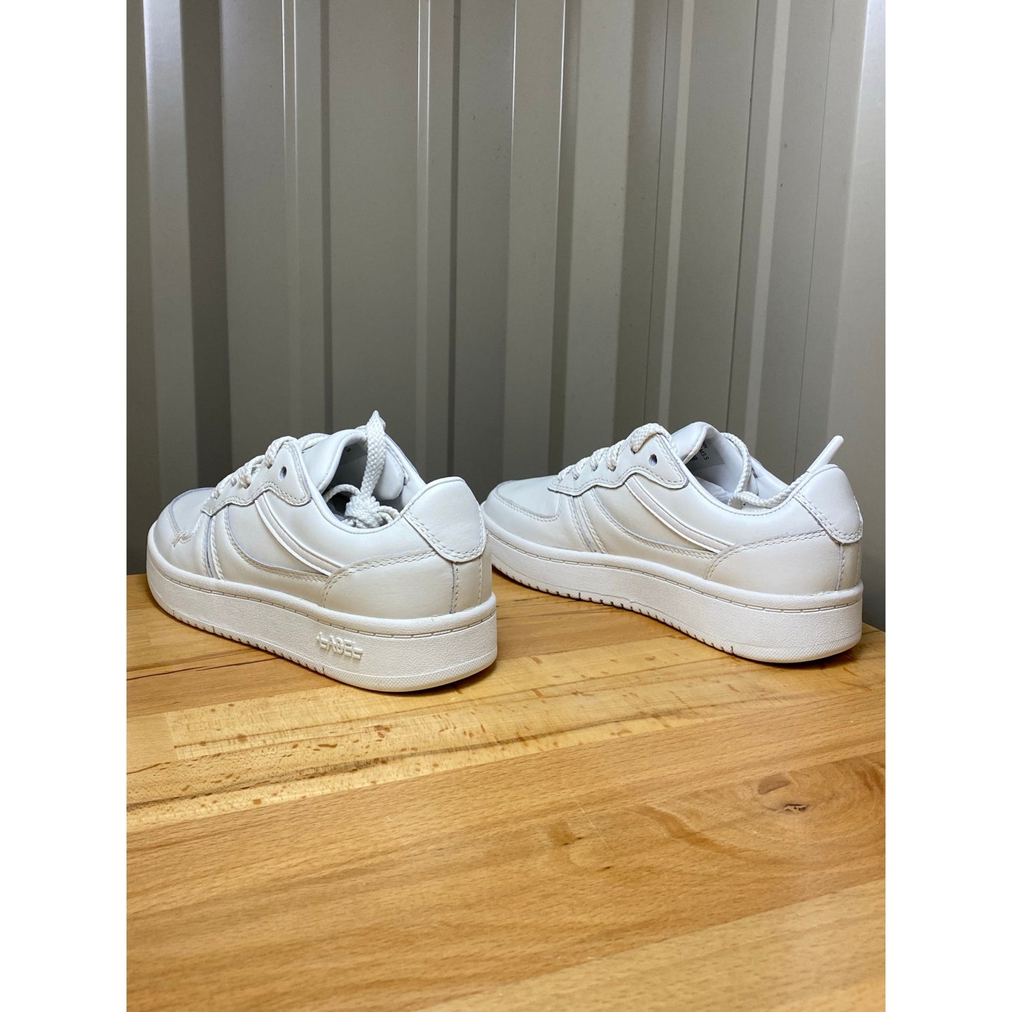 Label Go-To Low All White Women's Size 5 New!