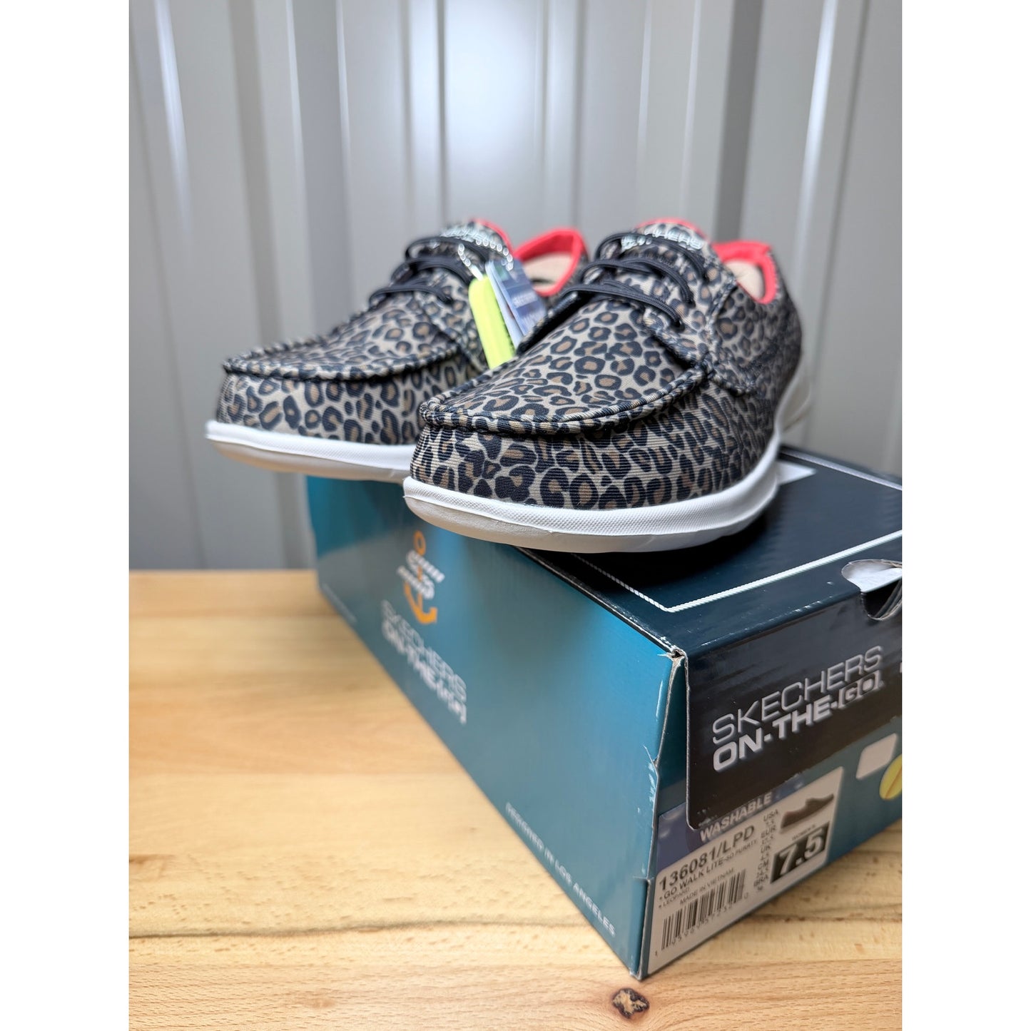 Skechers Go Walk Lite So Purrty Women’s Leopard Boat Shoe Size 7.5 New!!