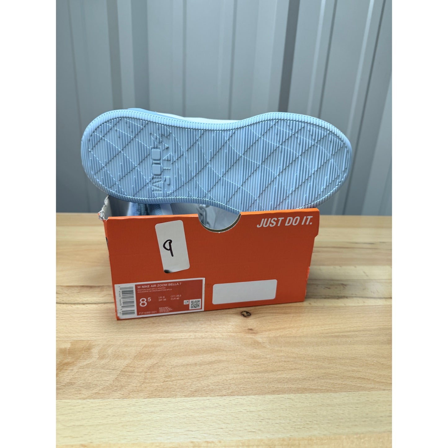 Nike Air Zoom Bella 7 Women’s Photon Dust / Metallic Pewter Size 8.5 New!