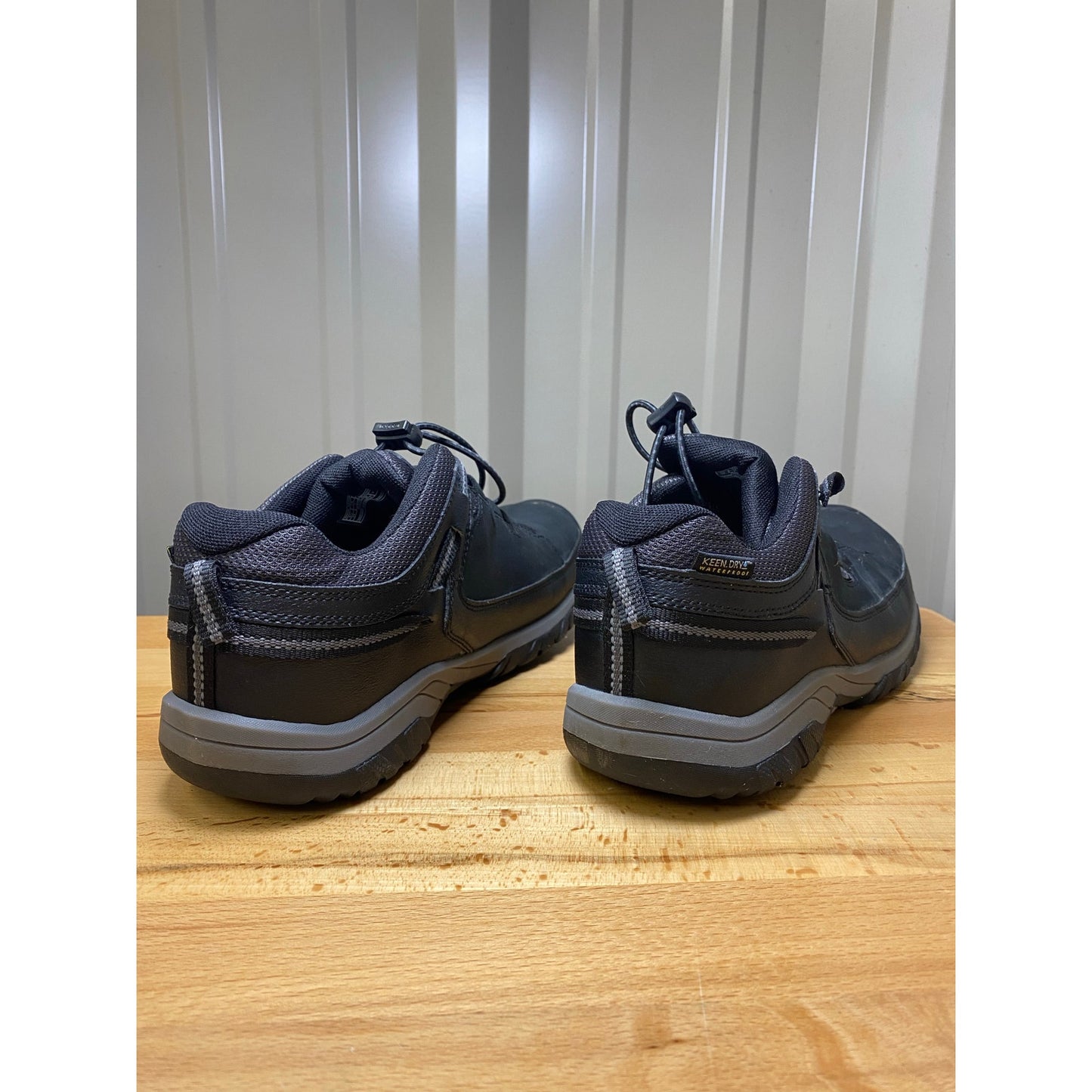Keen Targhee Low WP Black/Steel Gray Youth's Size 7