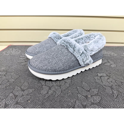 Skechers Cozy Up Frosty Snuggles Gray Slippers Women’s Size 9.5