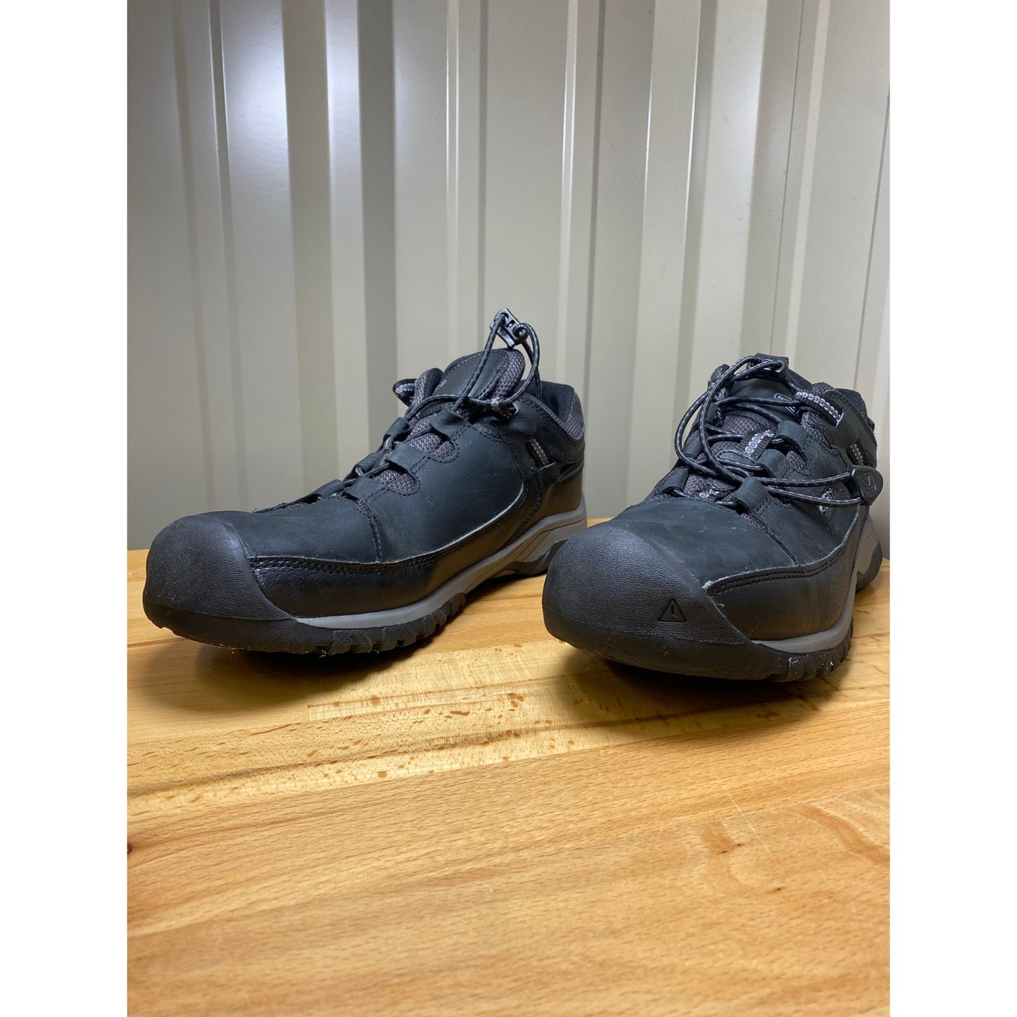Keen Targhee Low WP Black/Steel Gray Youth's Size 7