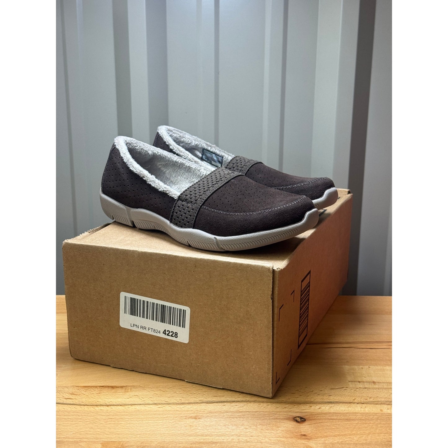 Skechers Women’s Air Cooled Memory Foam Chocolate Brown Slip On Shoes Size 7.5