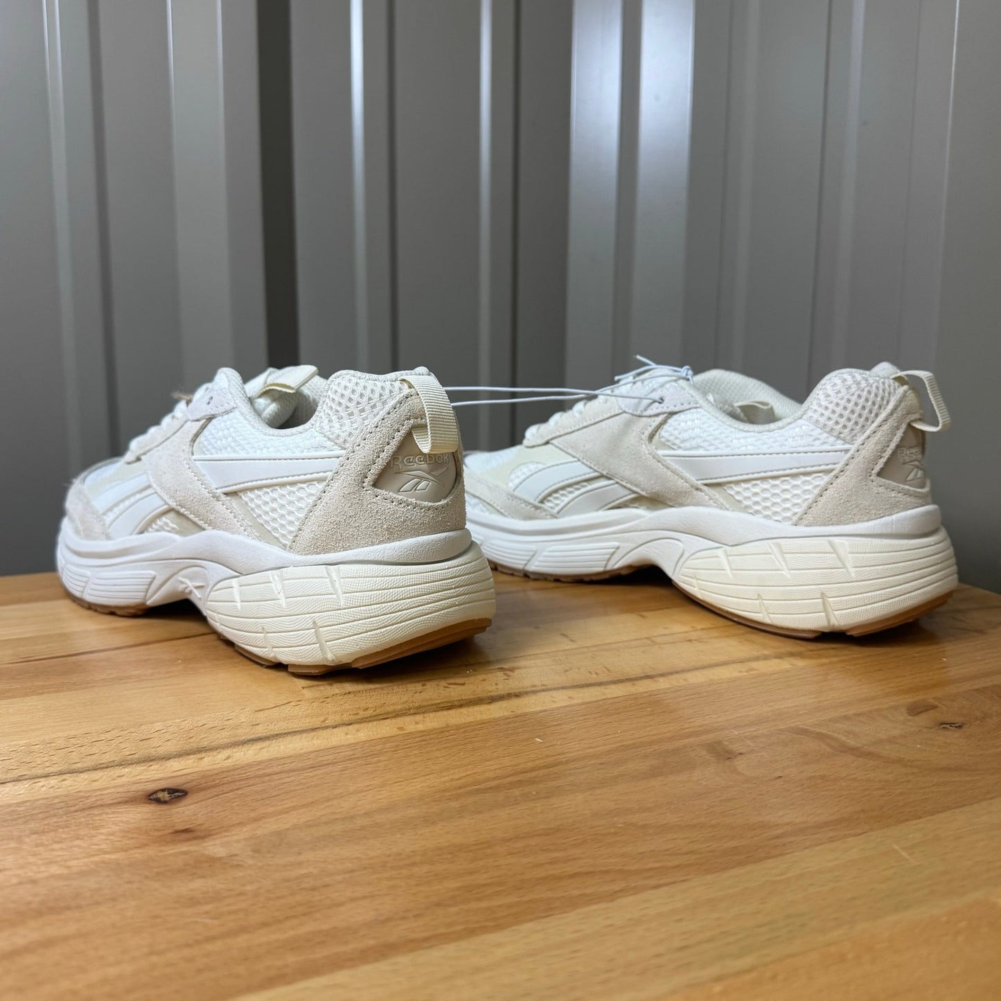 Reebok Chaos Chunky Low Top Cream Tan Gum Sneakers Women's 9 NIB