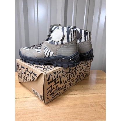 Vans Vault x Taka Hayashi Amazon Trail LX Zebra Fossil Men’s Boots Size 11 New!