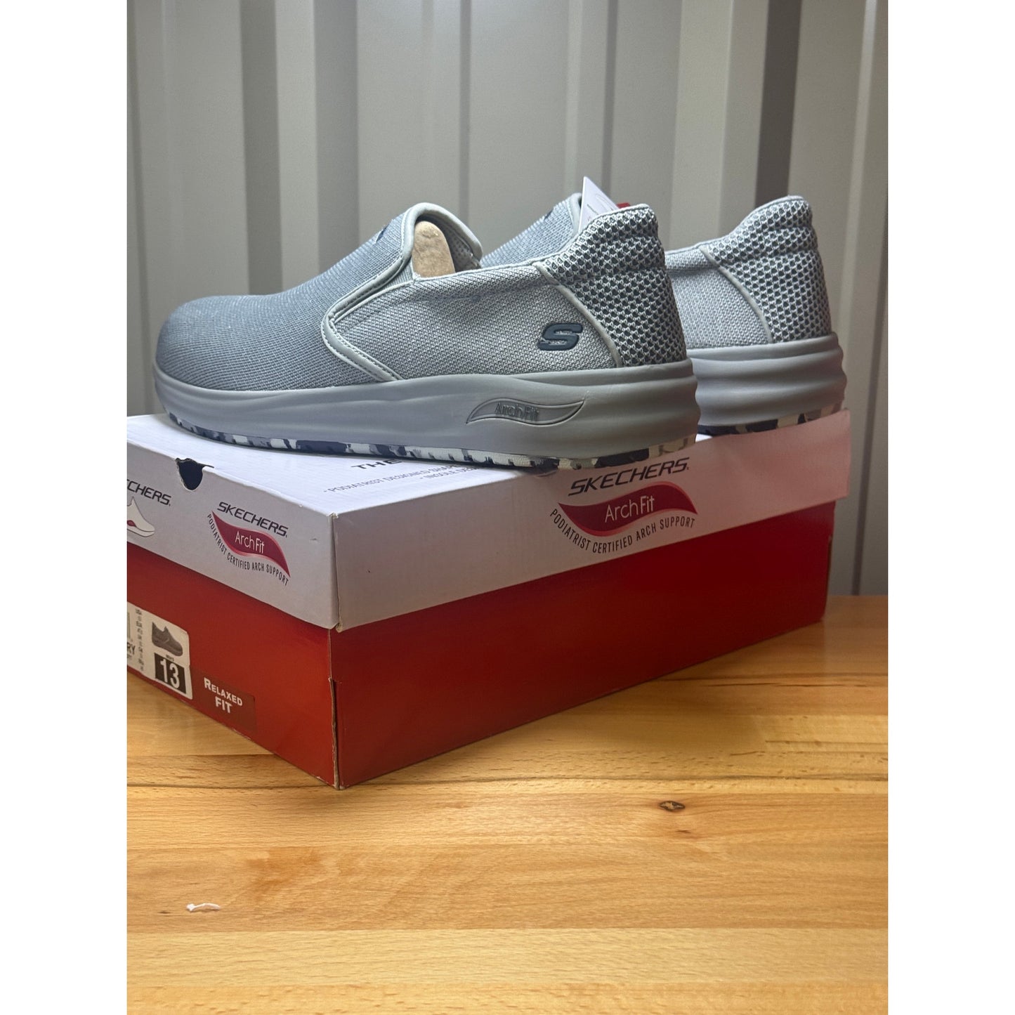 Skechers Arch Fit Melo Walcott Men’s Relaxed Fit Gray Slip On Size 13 New!