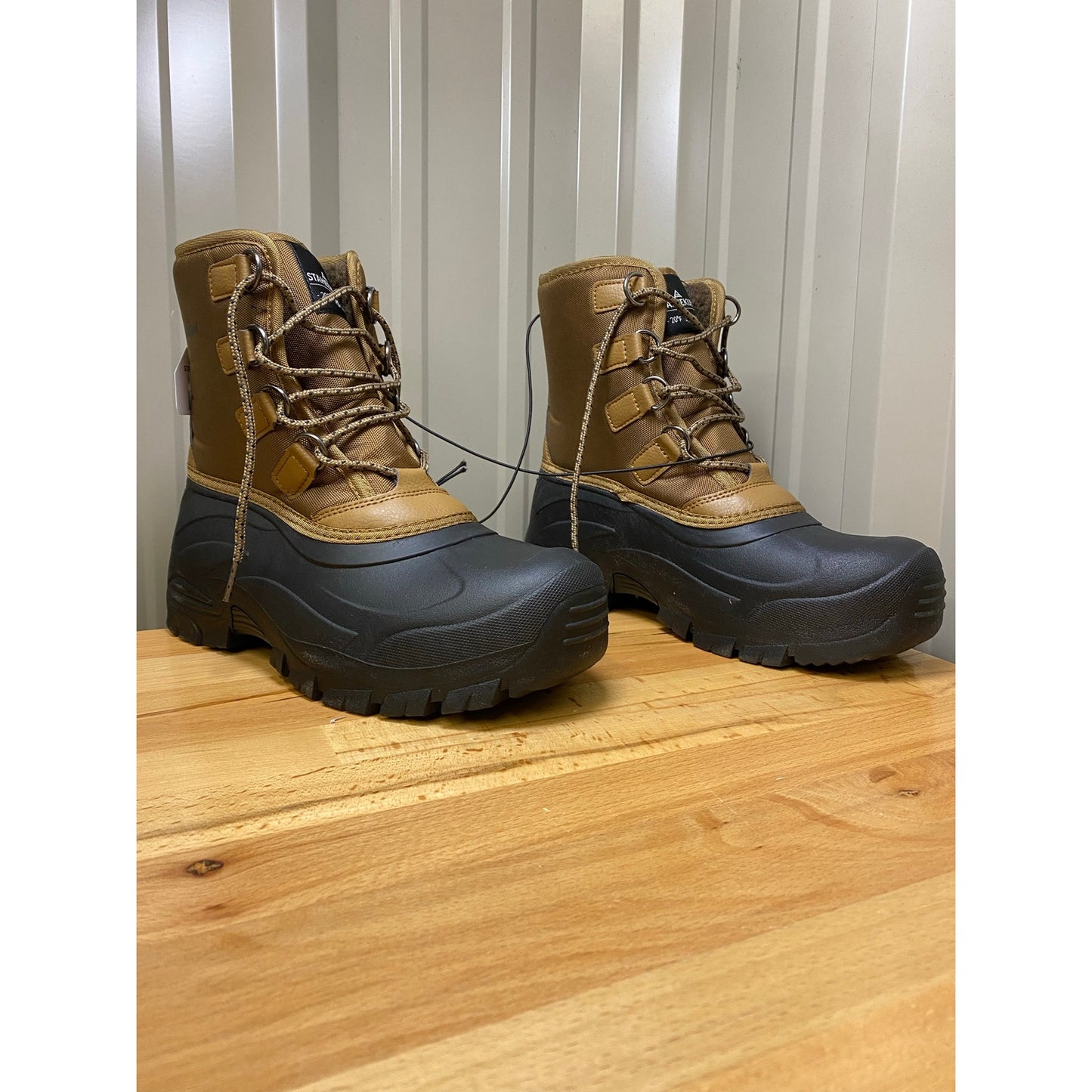 Staheekum Men's Snow Boot Size 9 Waterproof Shell Memory Foam New!
