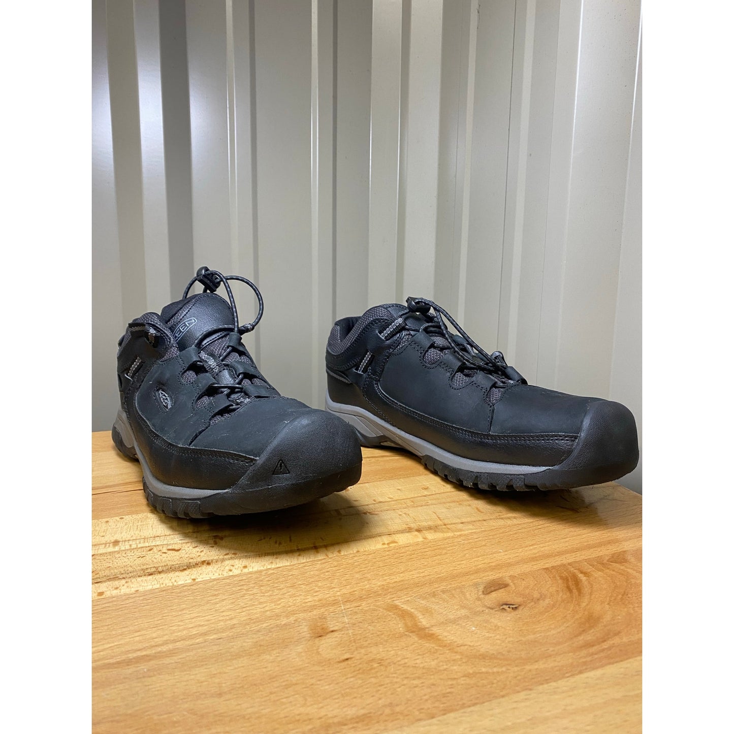Keen Targhee Low WP Black/Steel Gray Youth's Size 7