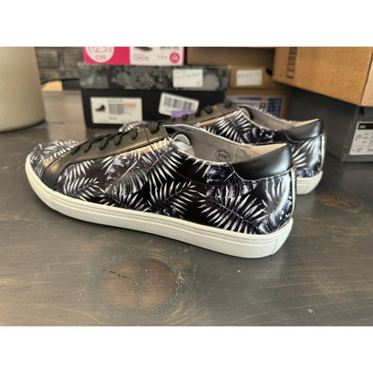 Kenneth Cole New York Black Leaf Kam Leather Sneaker size 9.5M $125 Retail New!