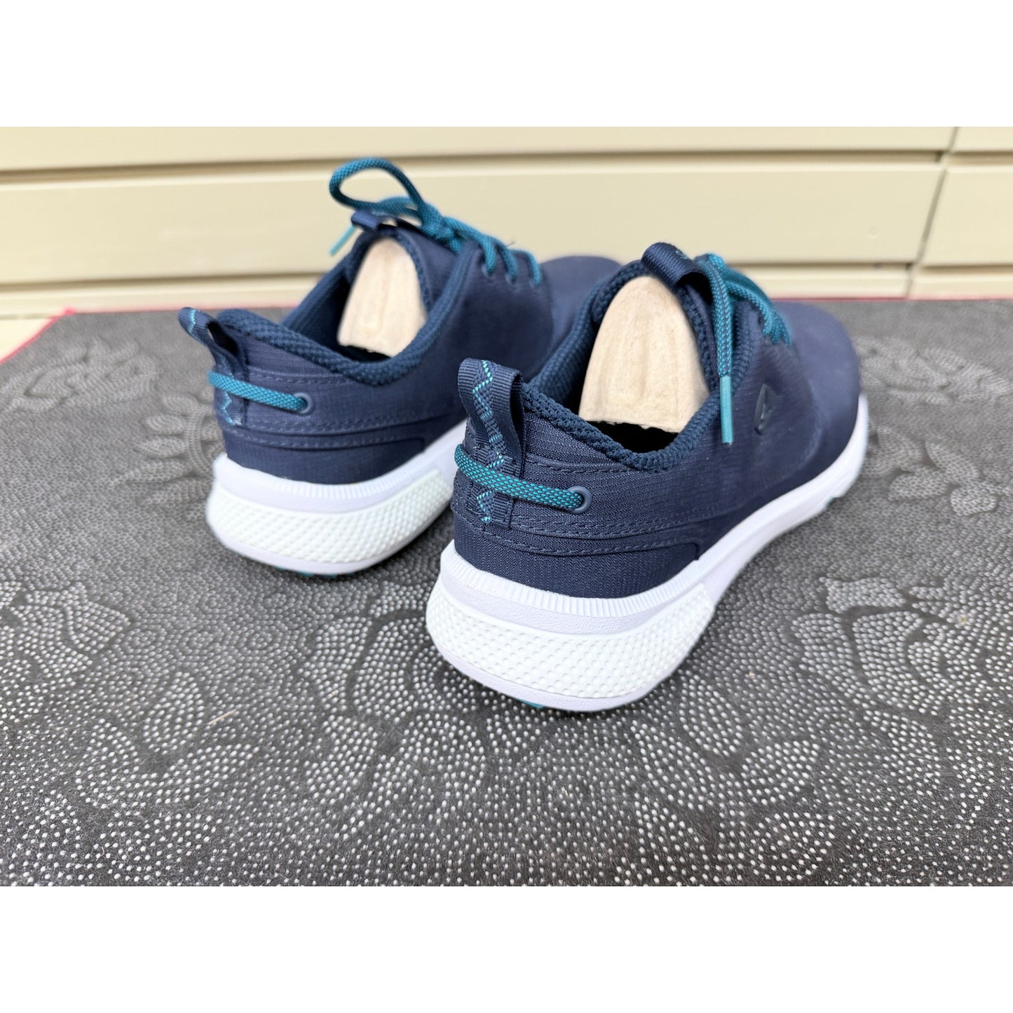 Sperry Maritime Women’s Blue Lace up Sneakers Size 9