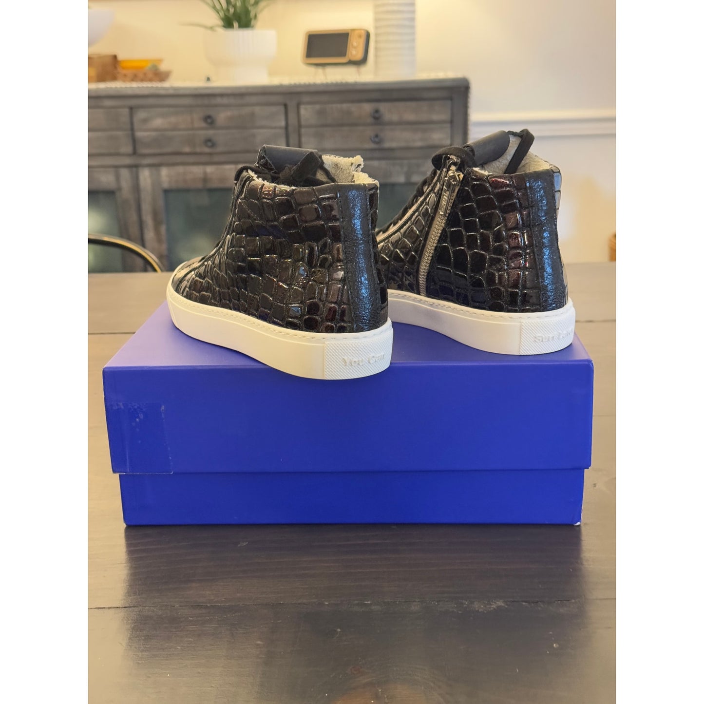 P448 Women's Fantasy Glitter Croc Embossed High Top Sneakers Size EU 36/5.5 US