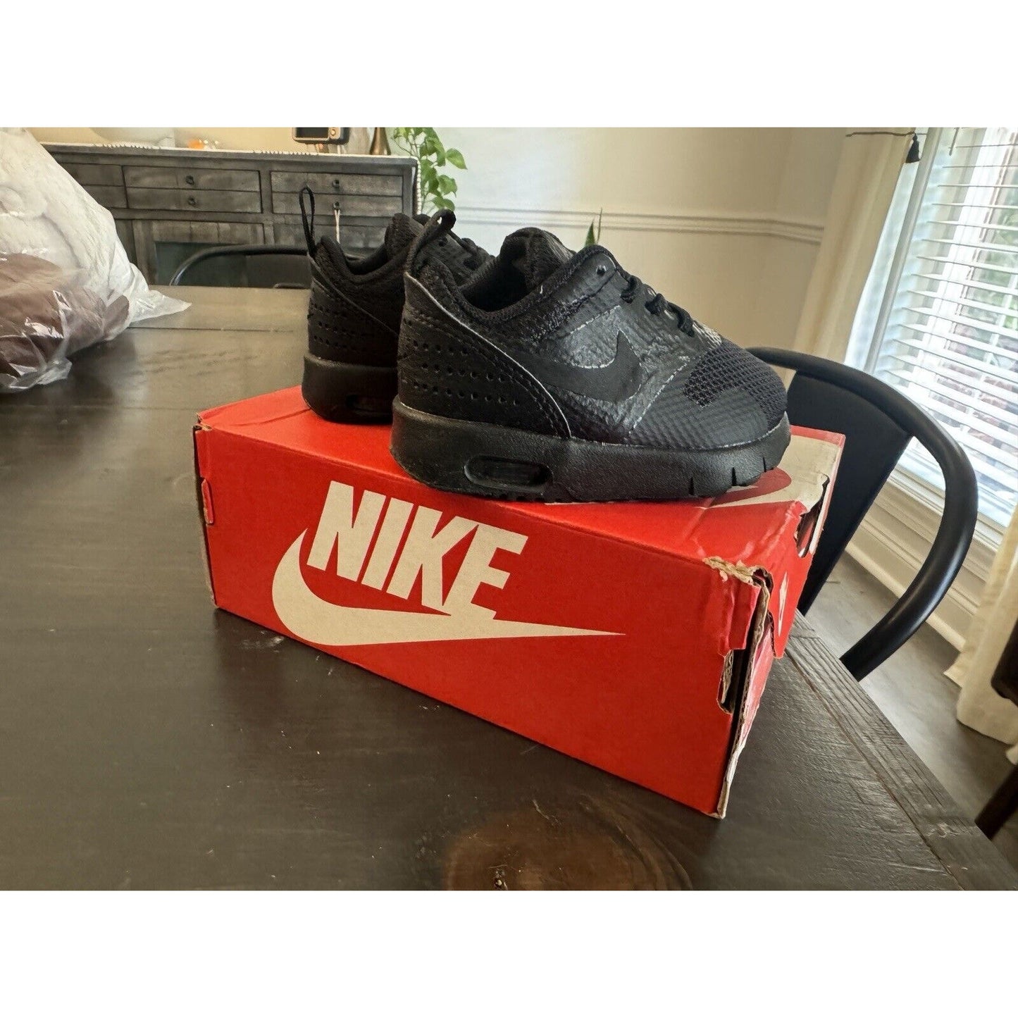 Nike Air Max Tavas (TDE) 4C. New In Box. $50 Retail!