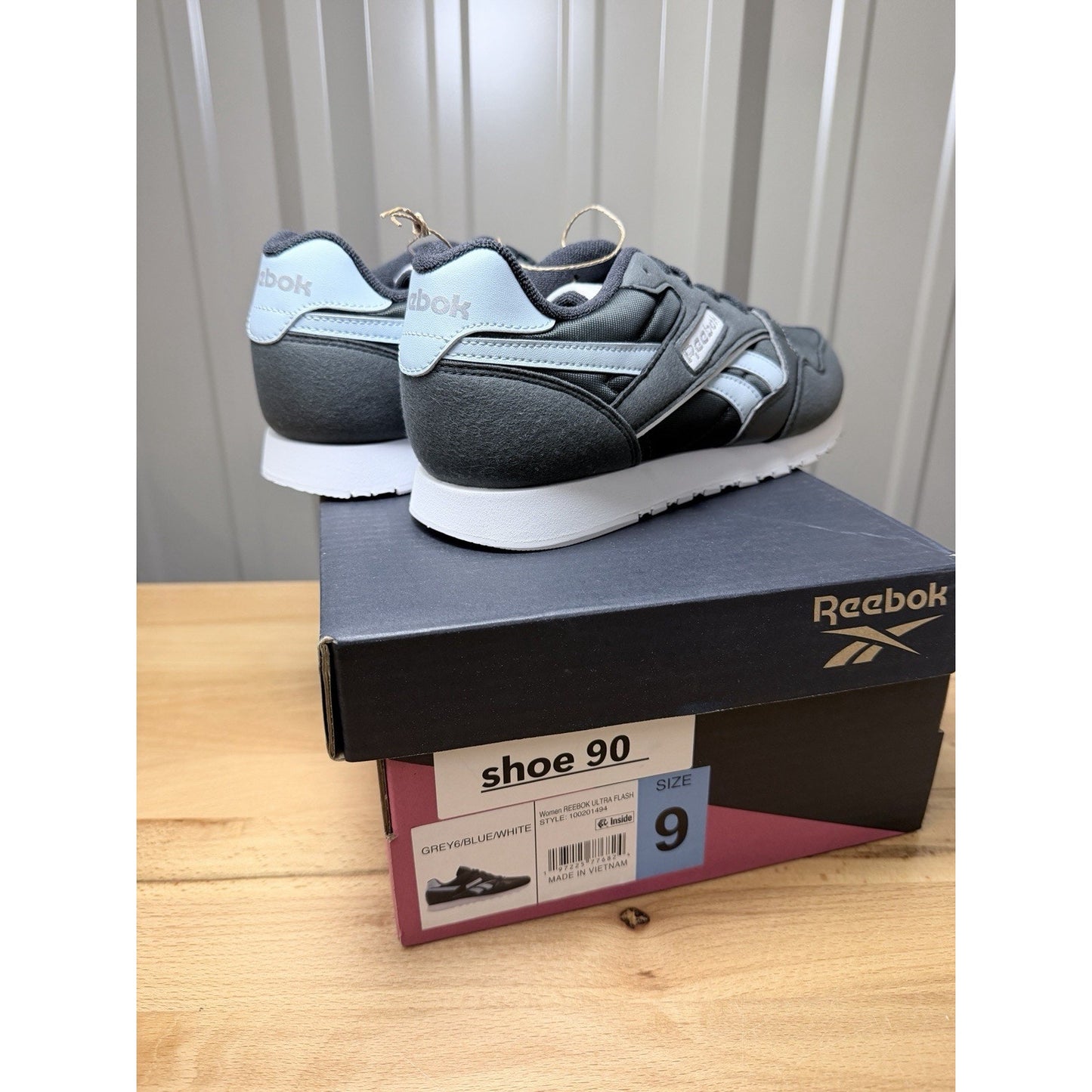 Reebok Ultra Flash Women’s Gray / Blue / White Size 9 New!
