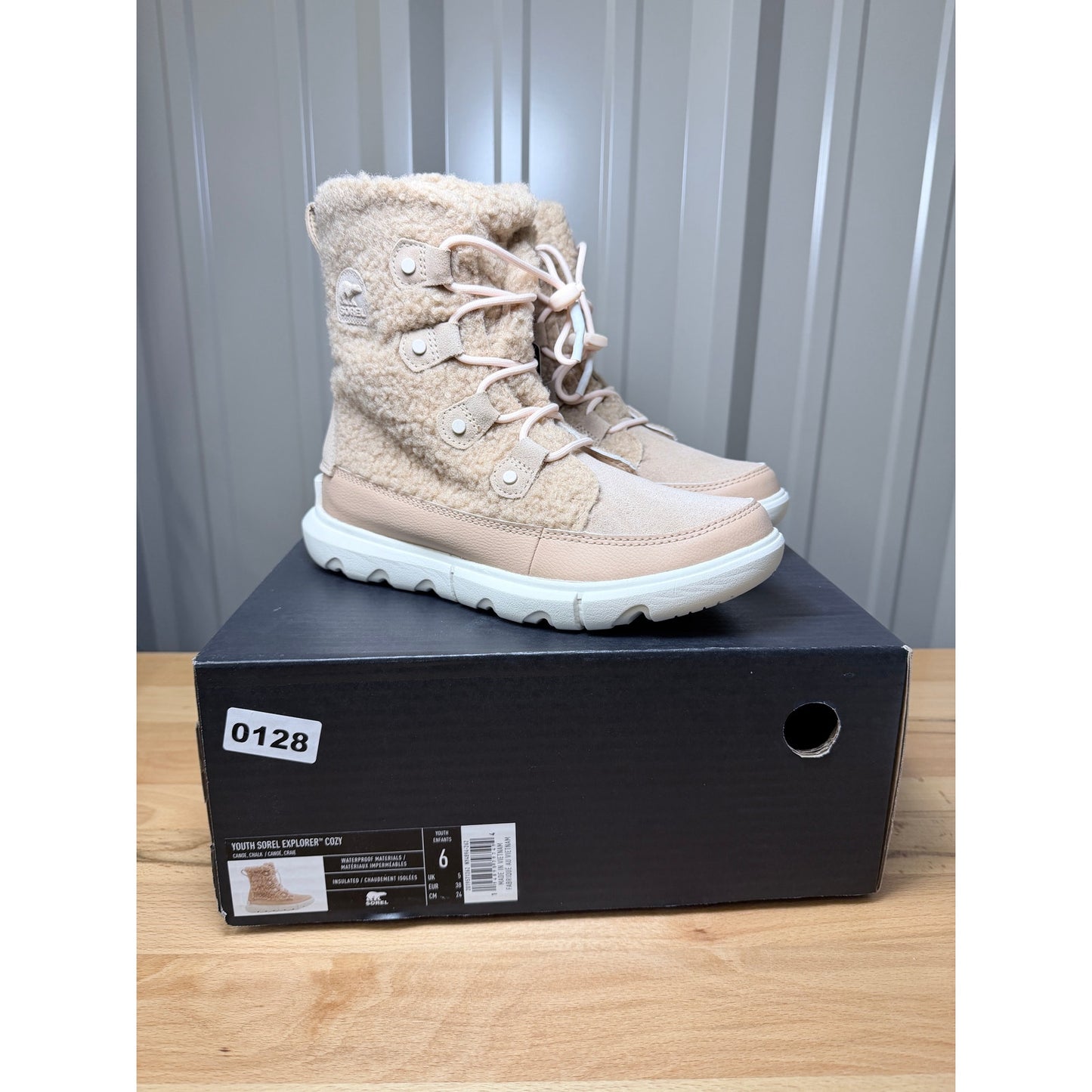 SOREL Youth Explorer Cozy Waterproof Boots Canoe / Chalk Size 6y New!