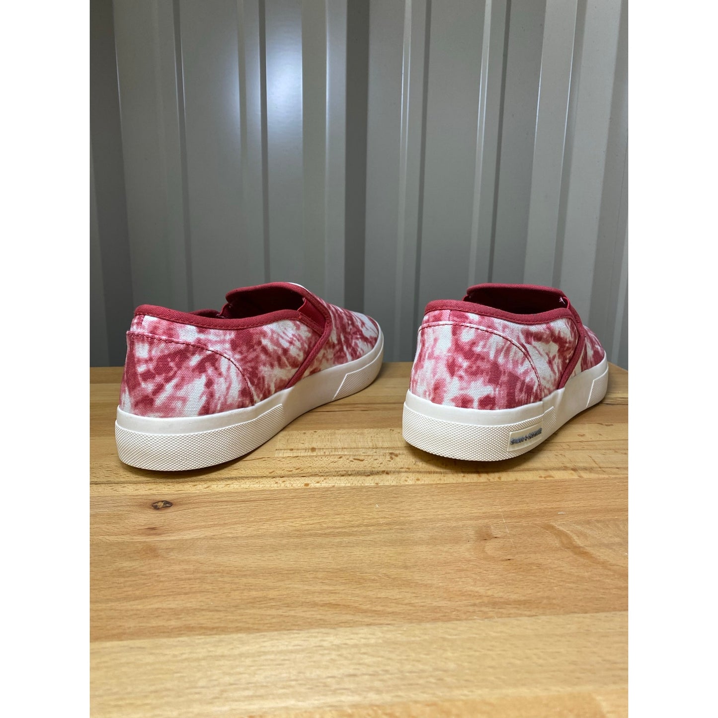 Sun Stone Reins Red Tie Dye Men's Size 11 New!