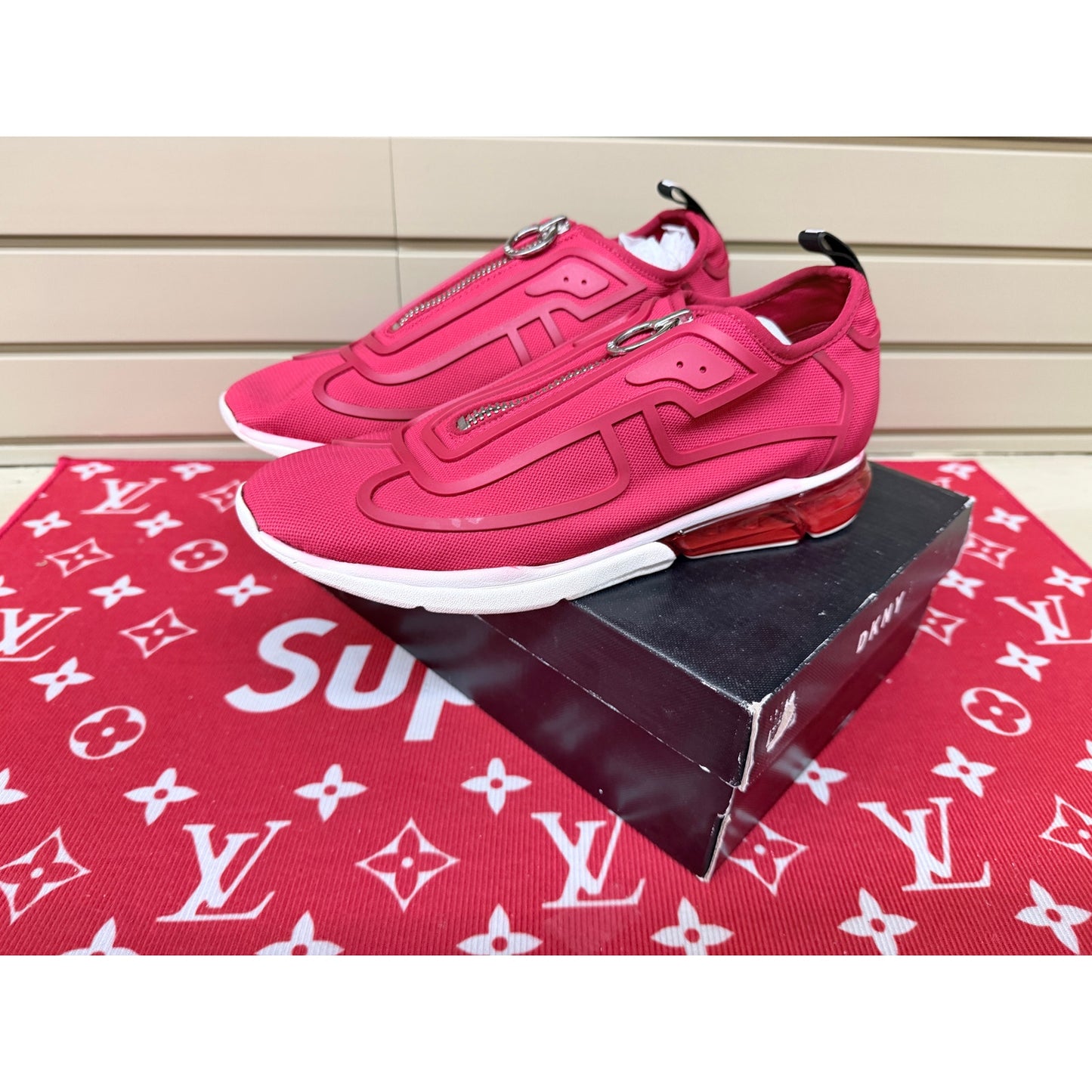 DKNY Nikki Zipper Slip On Women’s Red Sneakers Size 11
