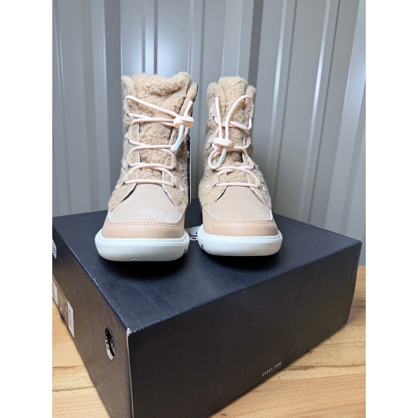 SOREL Youth Explorer Cozy Waterproof Boots Canoe / Chalk Size 6y New!
