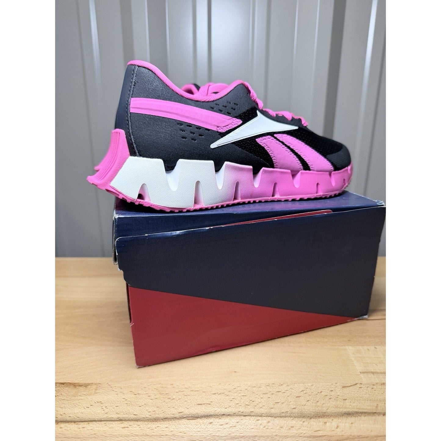 Reebok Zig Dynamica 2.0 Women’s Black / Atomic Pink Size 6.5 New!