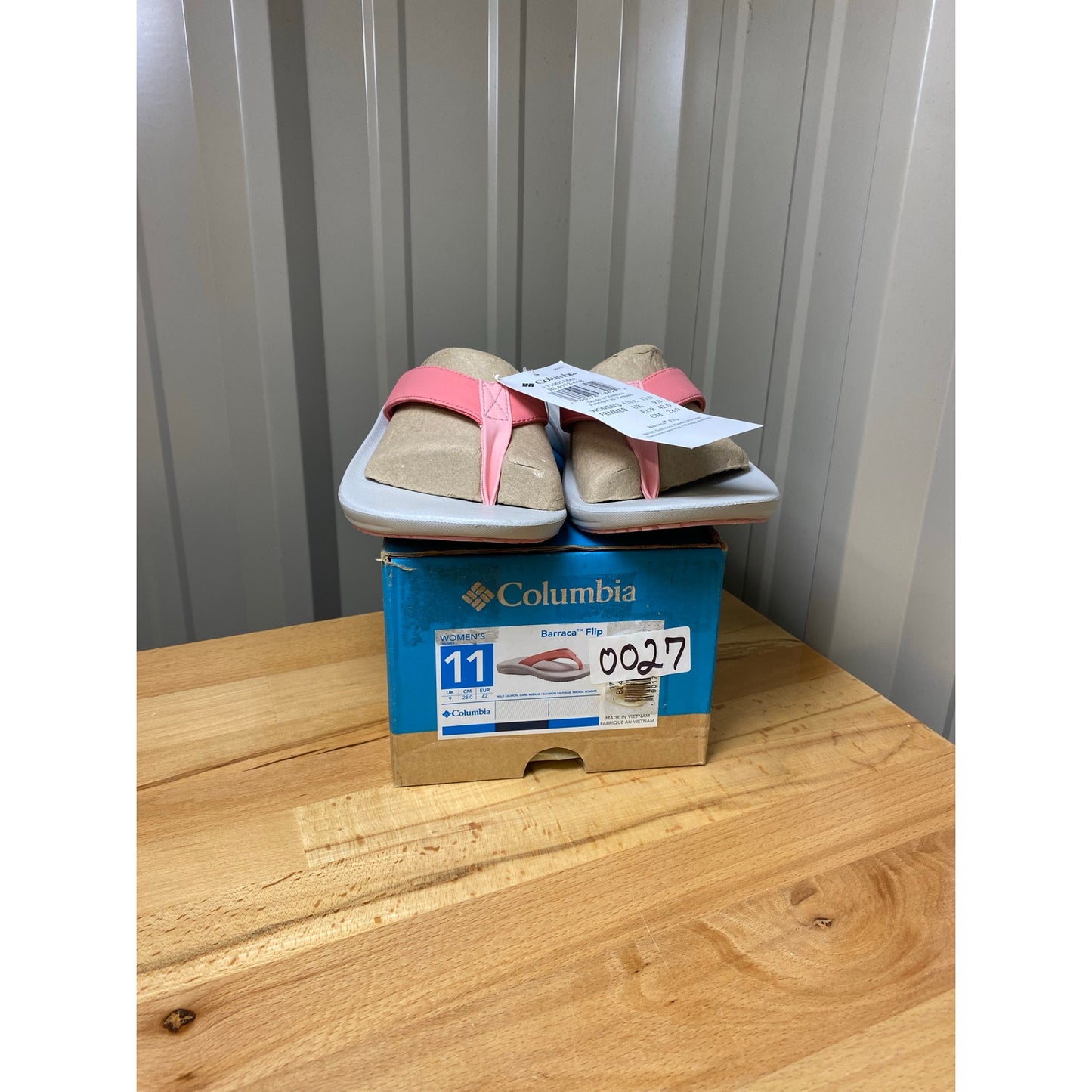 Columbia Barraca Flip Women's Size 11 Wild Salmon. Dark Mirage New!