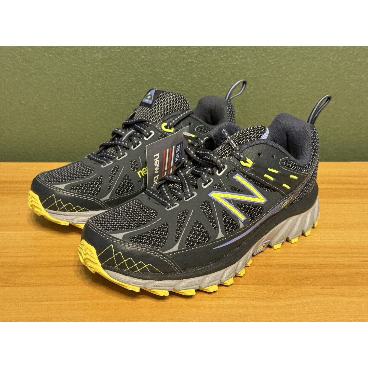 New Balance 610v4 Trail Women’s Sneaker Size 5 1/2 D Grey Green New!