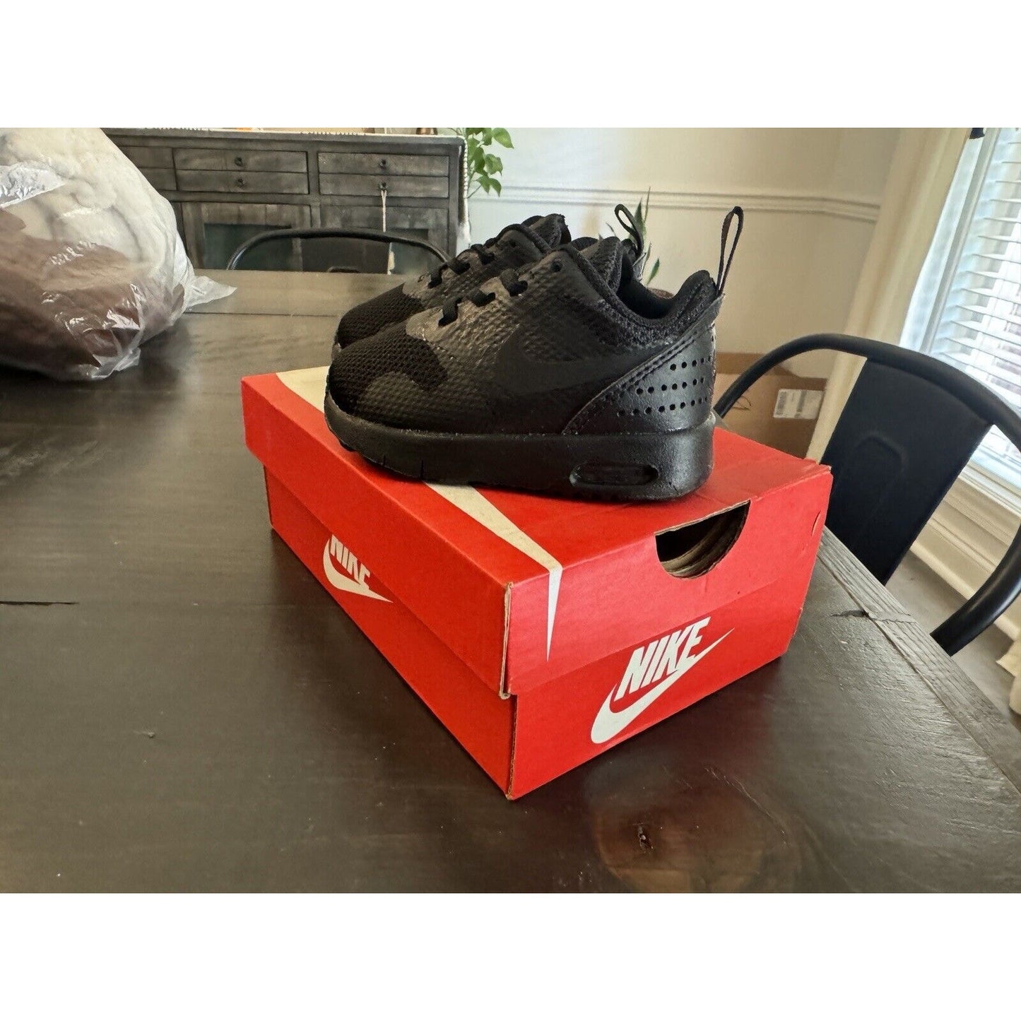 Nike Air Max Tavas (TDE) 4C. New In Box. $50 Retail!