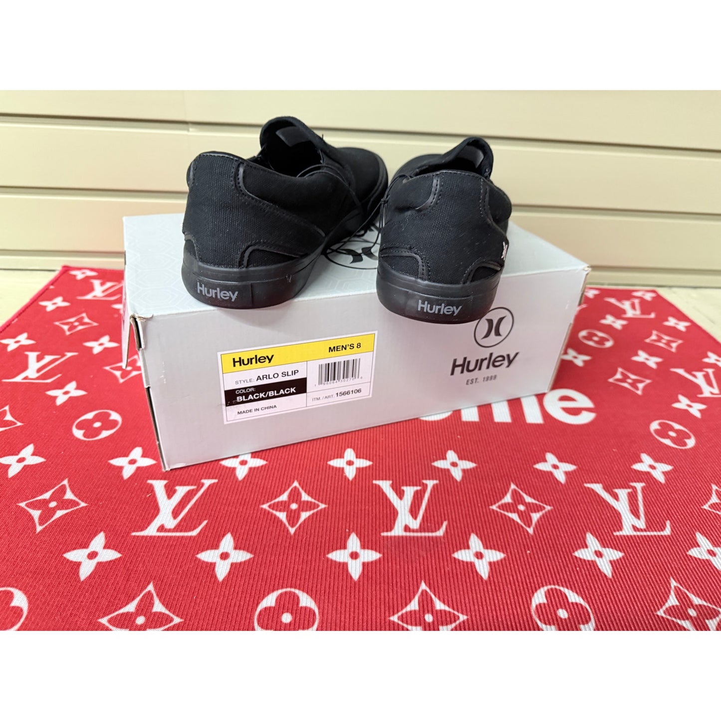 Hurly Arlo Men’s Black Slip On Sneakers Size 8 New!