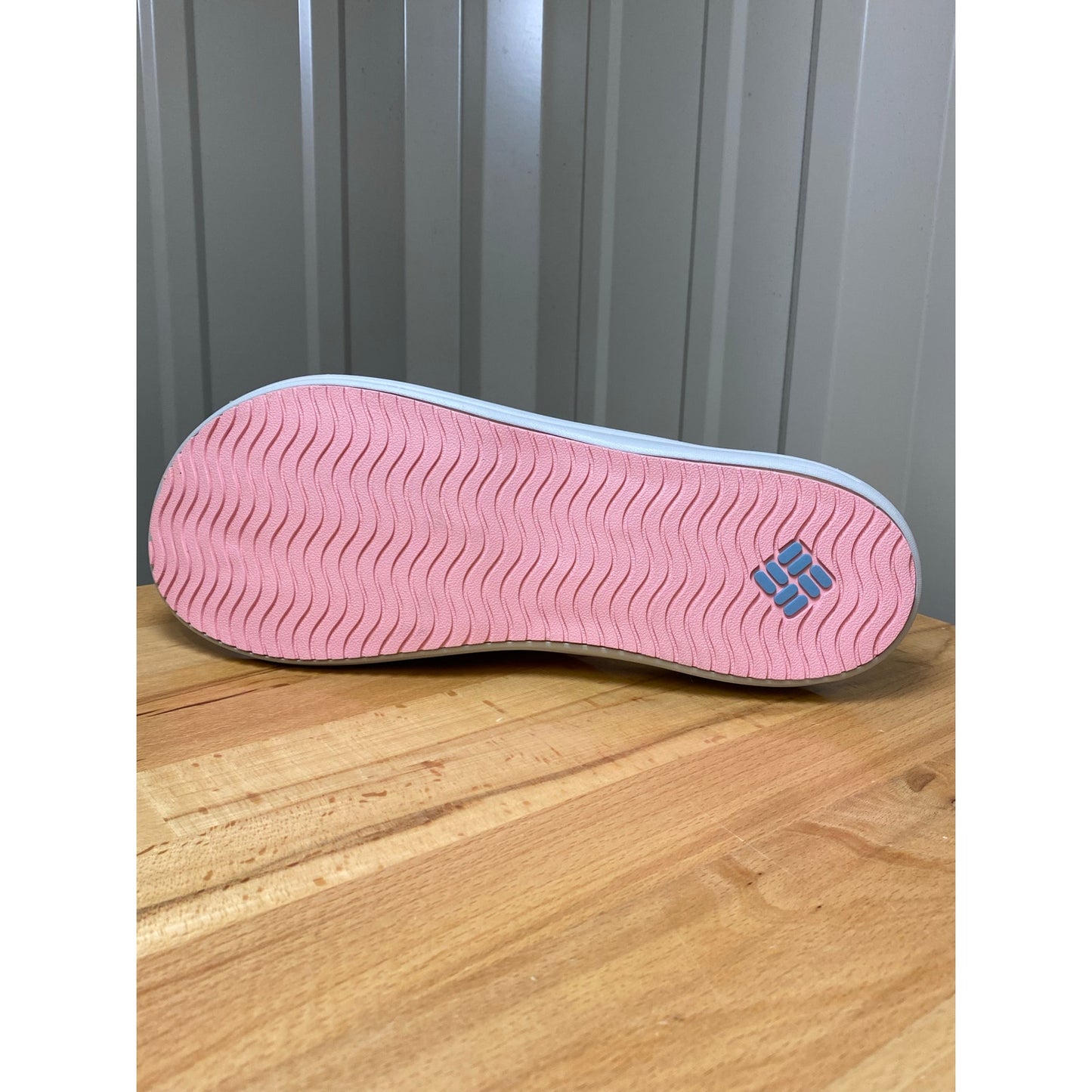 Columbia Barraca Flip Women's Size 11 Wild Salmon. Dark Mirage New!