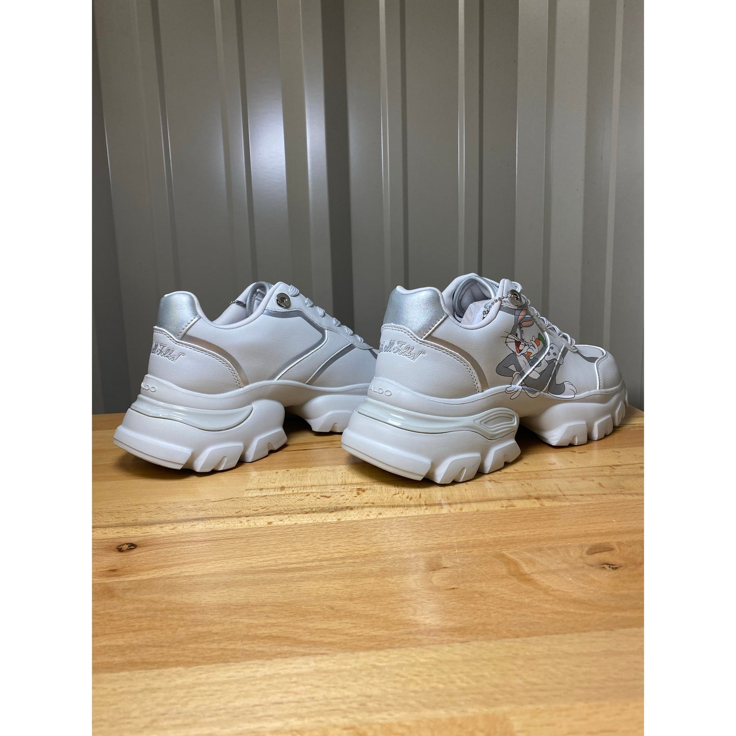 Aldo Bugs Jogger Looney Tunes Women's Size 8.5 New!