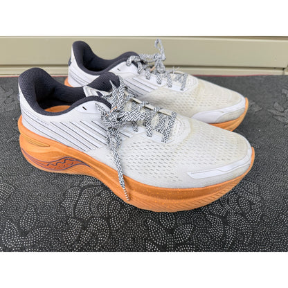 Saucony Endorphin Shift 3 Men’s Gray / Orange Size 11.5
