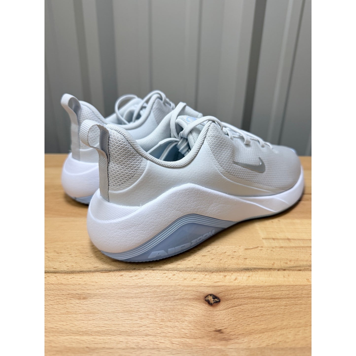 Nike Air Zoom Bella 7 Women’s Photon Dust / Metallic Pewter Size 8.5 New!