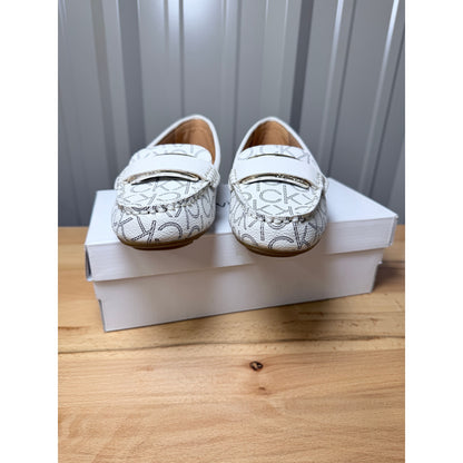 Calvin Klein Leonie Cream Logo Loafers Women’s Size 8.5 New!