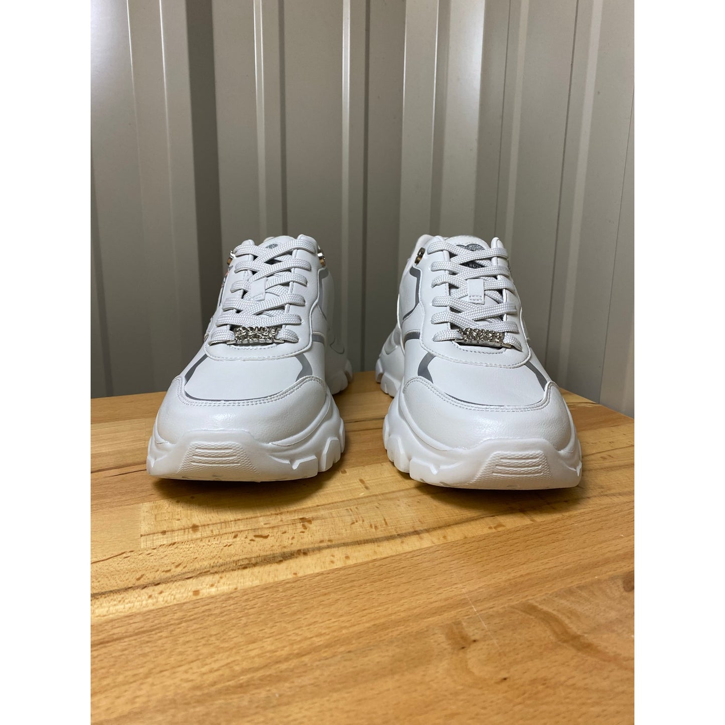 Aldo Bugs Jogger Looney Tunes Women's Size 8.5 New!