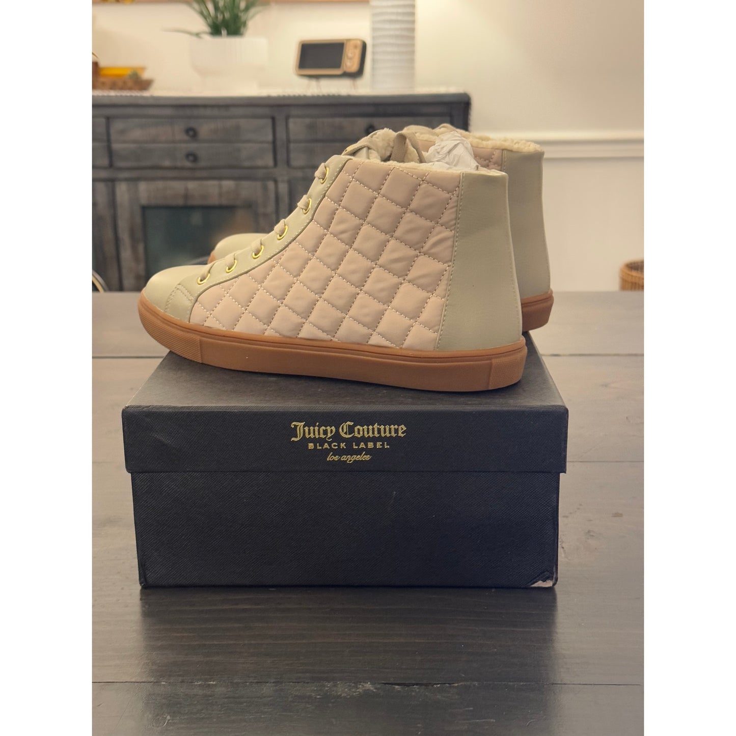 JUICY COUTURE LILLIIAN  'BLACK LABEL' PEARL/STONE WOMEN'S SNEAKERS SIZE 9