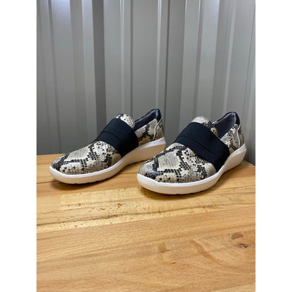 Clarks Kayleigh River Loafer Taupe Snake Women's Size 6 New!