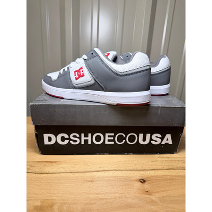 DC Shoes Cure Low Top Men’s White / Gray / Red Size 7.5 New!
