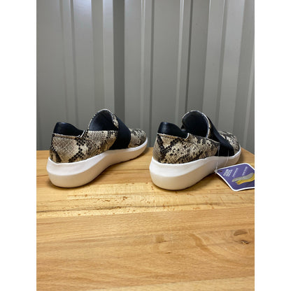 Clarks Kayleigh River Loafer Taupe Snake Women's Size 6 New!