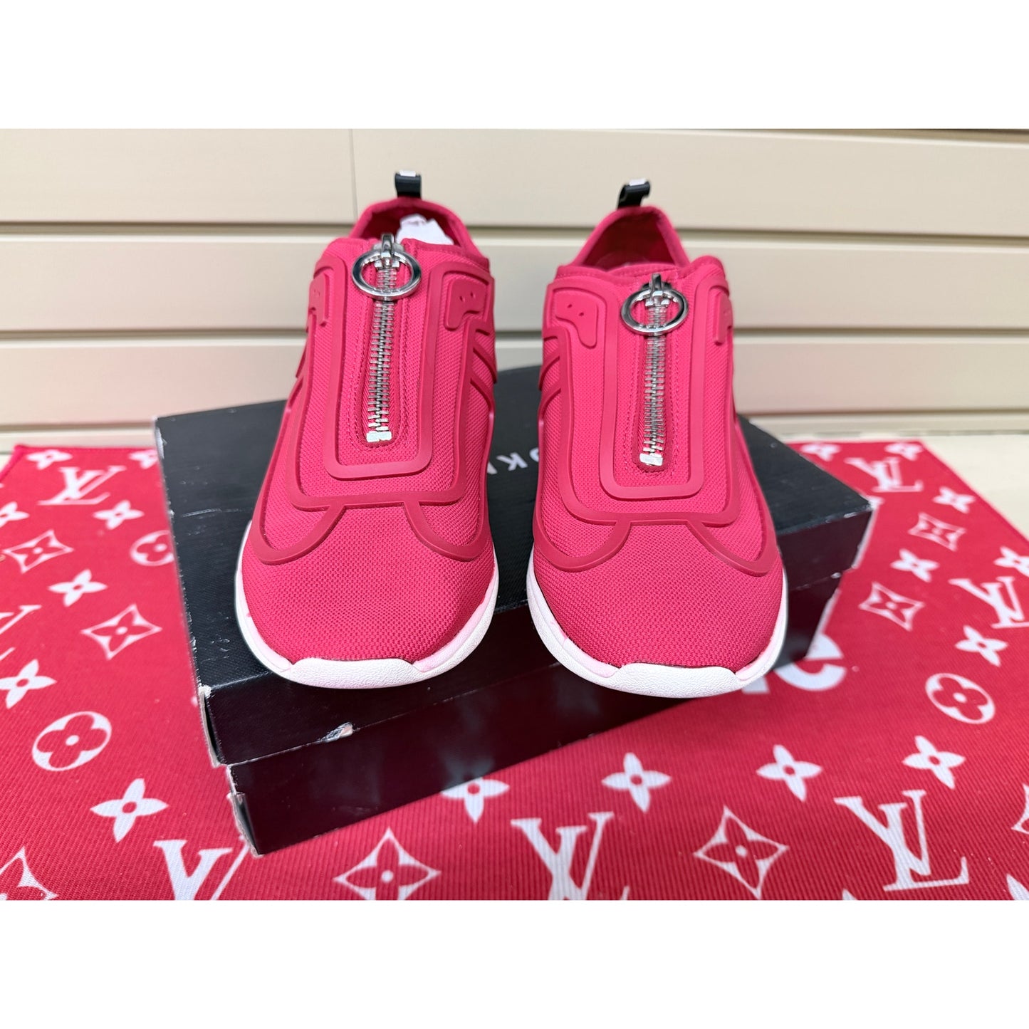 DKNY Nikki Zipper Slip On Women’s Red Sneakers Size 11